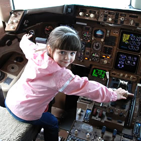 NKTGirl_hand_on_throttle1 Aircraft Displays