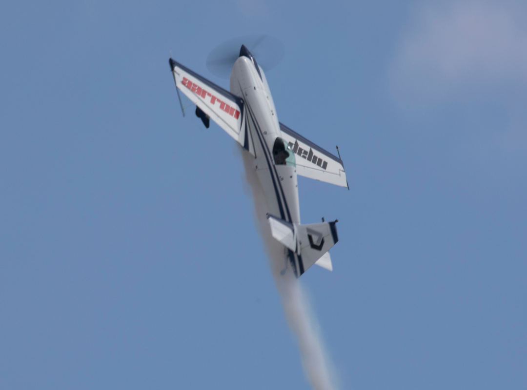 Aaron Deliu - Extra 330